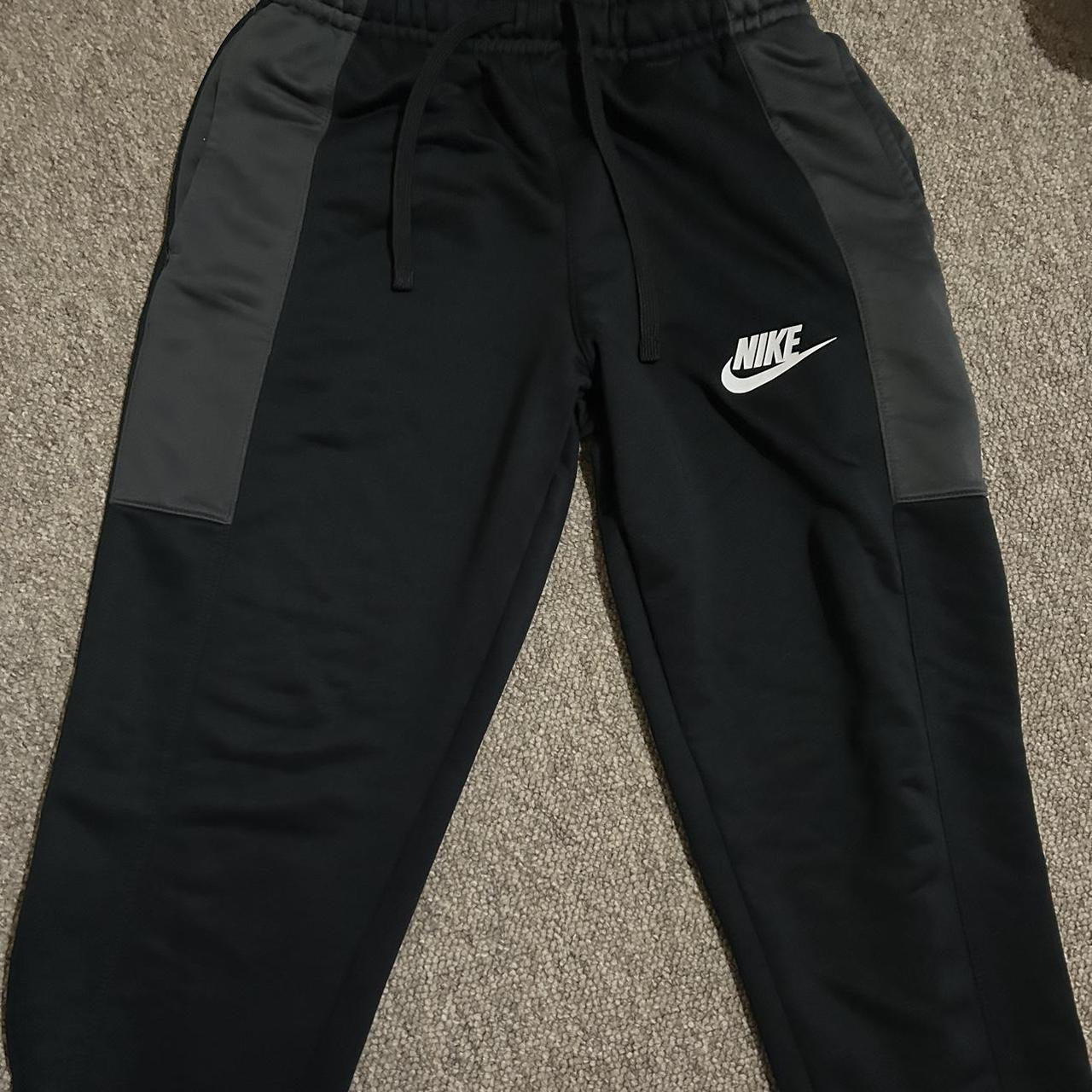 mens nike joggers small tall