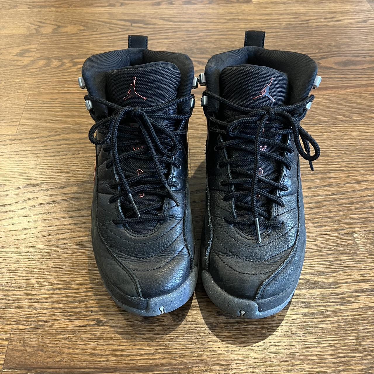 Black jordan 12 size 6 best sale