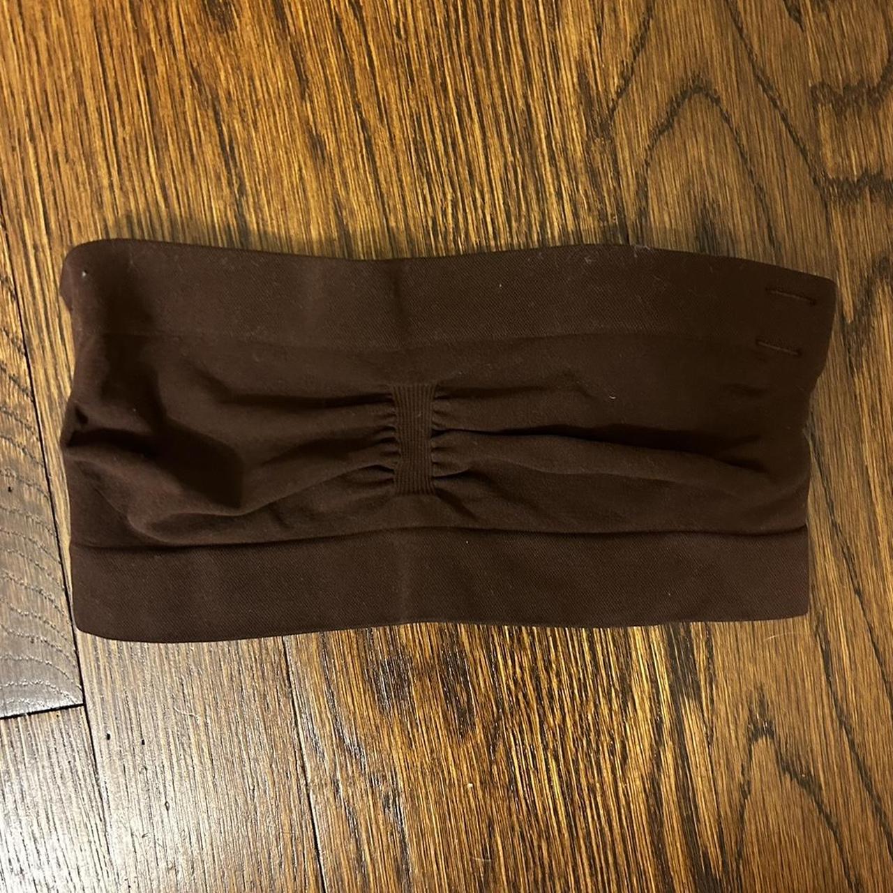 skims-seamless-sculpt-bandeau-bra-color-cocoa-size-depop