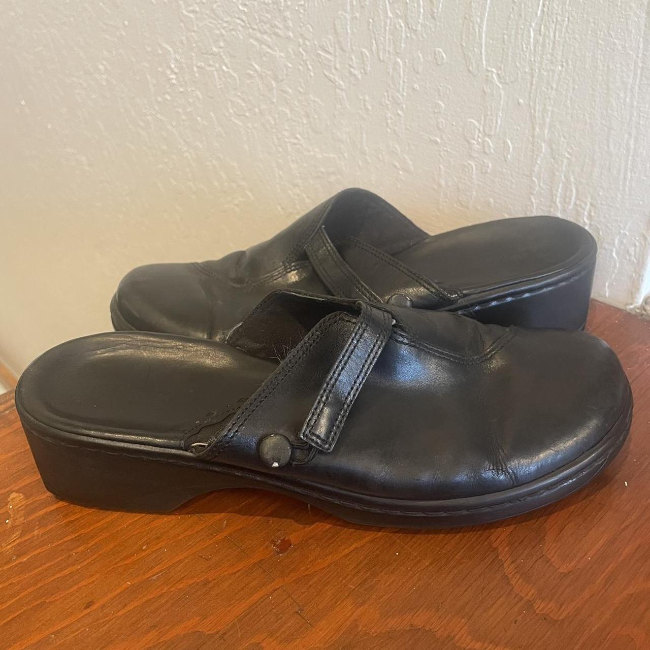 clarks black clogs