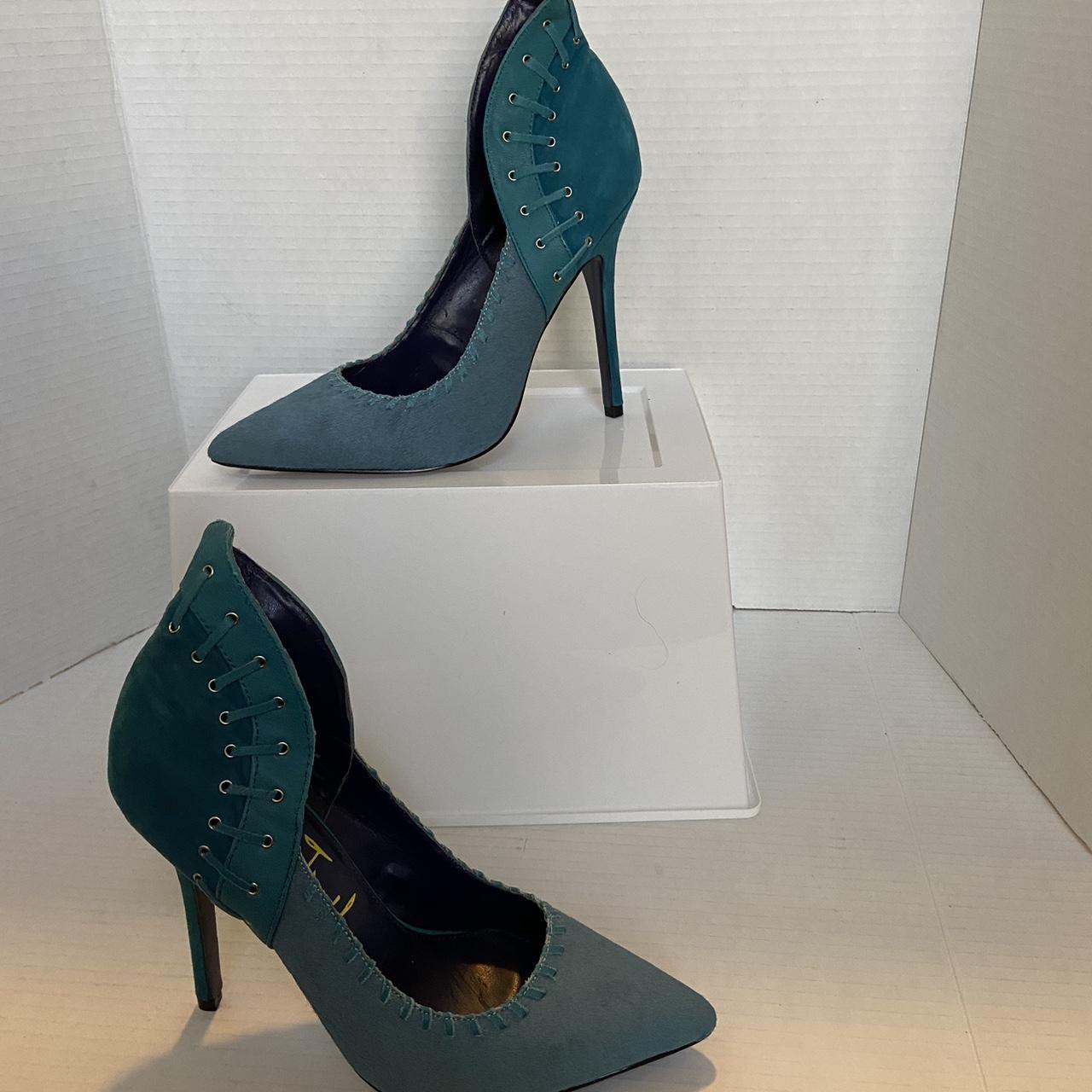 Turquoise deals pumps heels