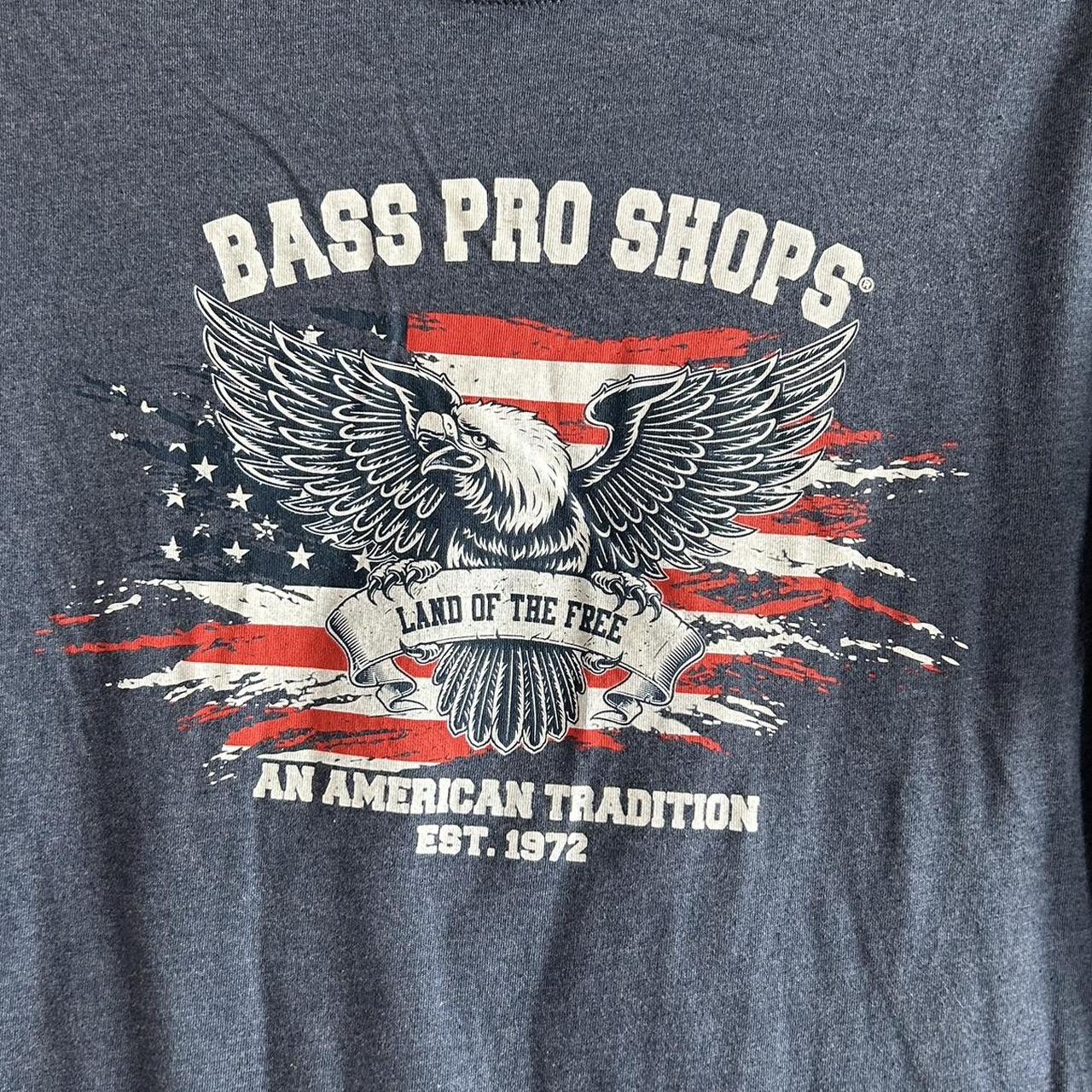 bass Pro shops an American tradition T-shirt size small navy blue