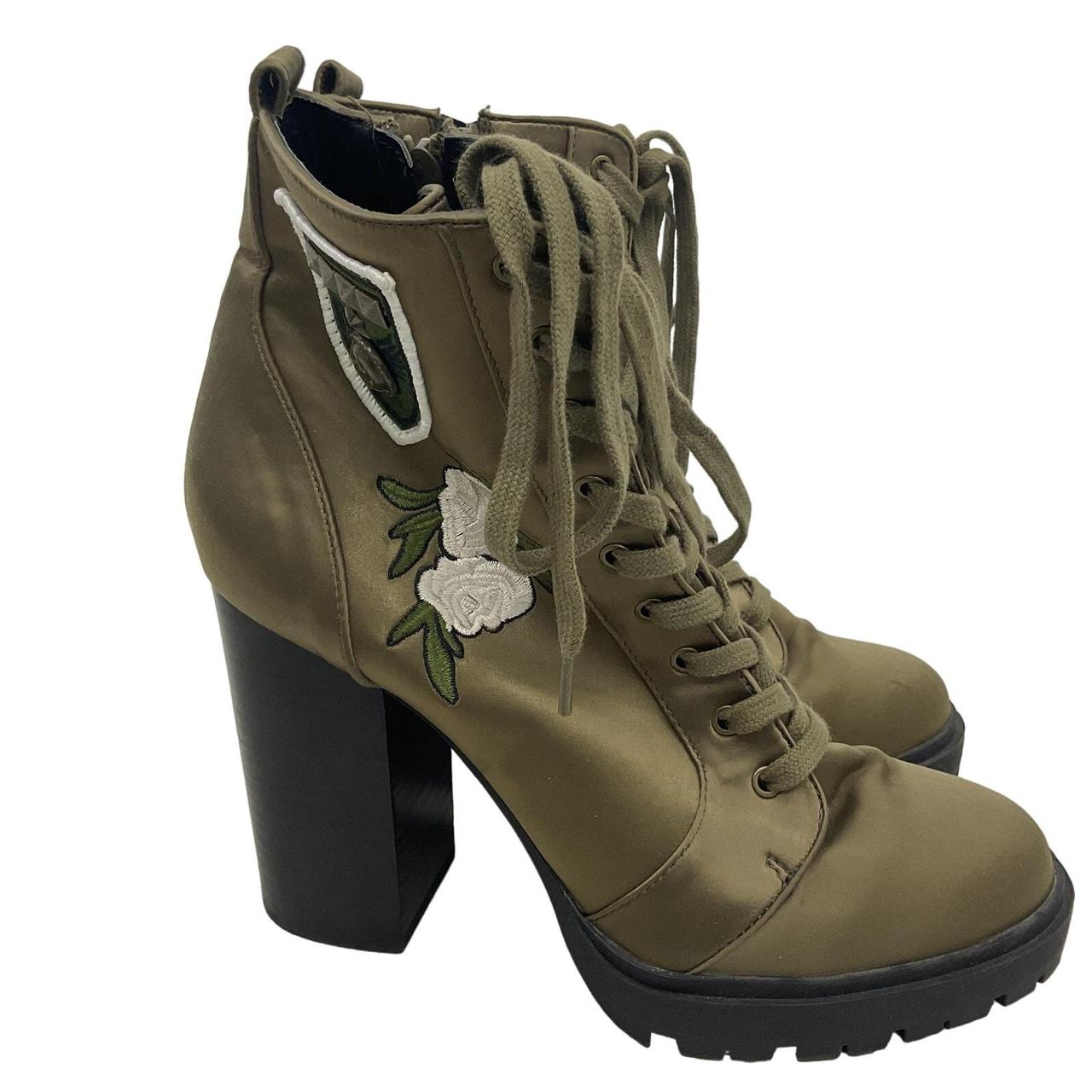 Steve Madden Laurie Floral Design Womens Green