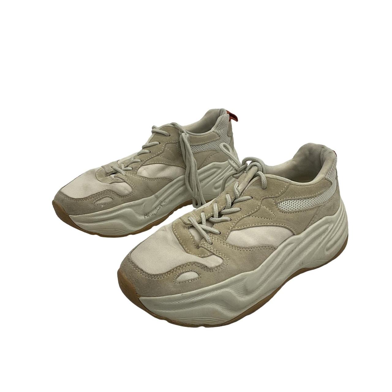 アセッテナイ Women's Zara Beige Chunky Athletic Sneakers Size | Depop
