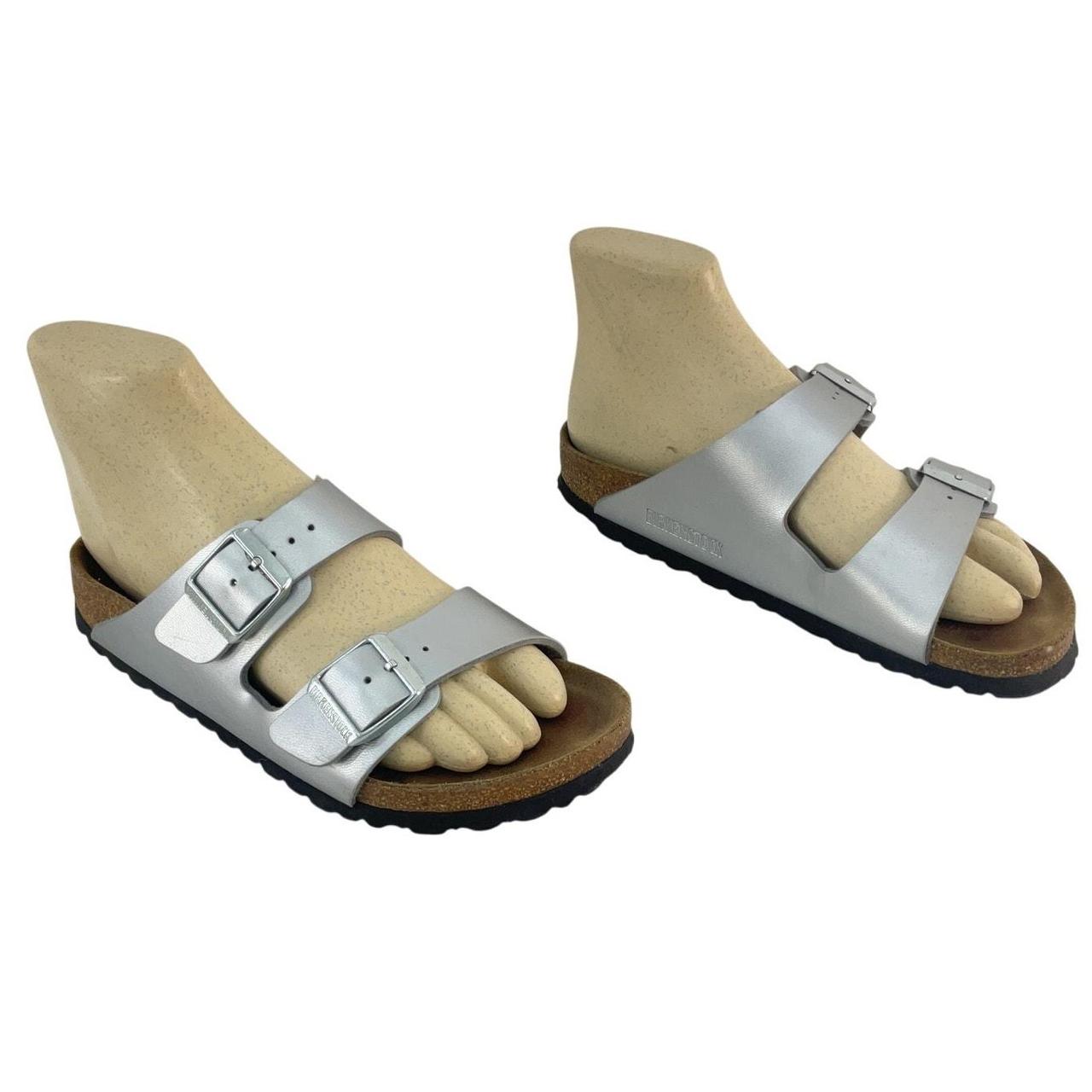 item listed by 2wears