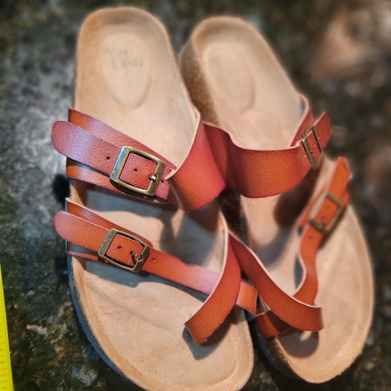 Time and Tru Women s Toe Thong Footbed Slide Depop