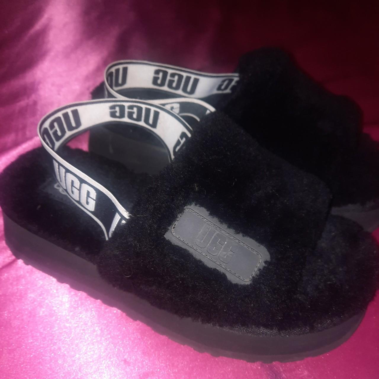 fuzzy uggs sandals