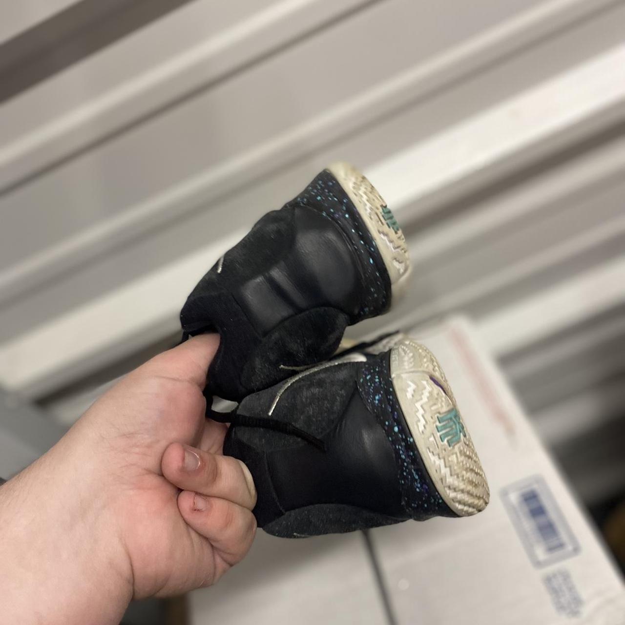 kyrie sneakers youth