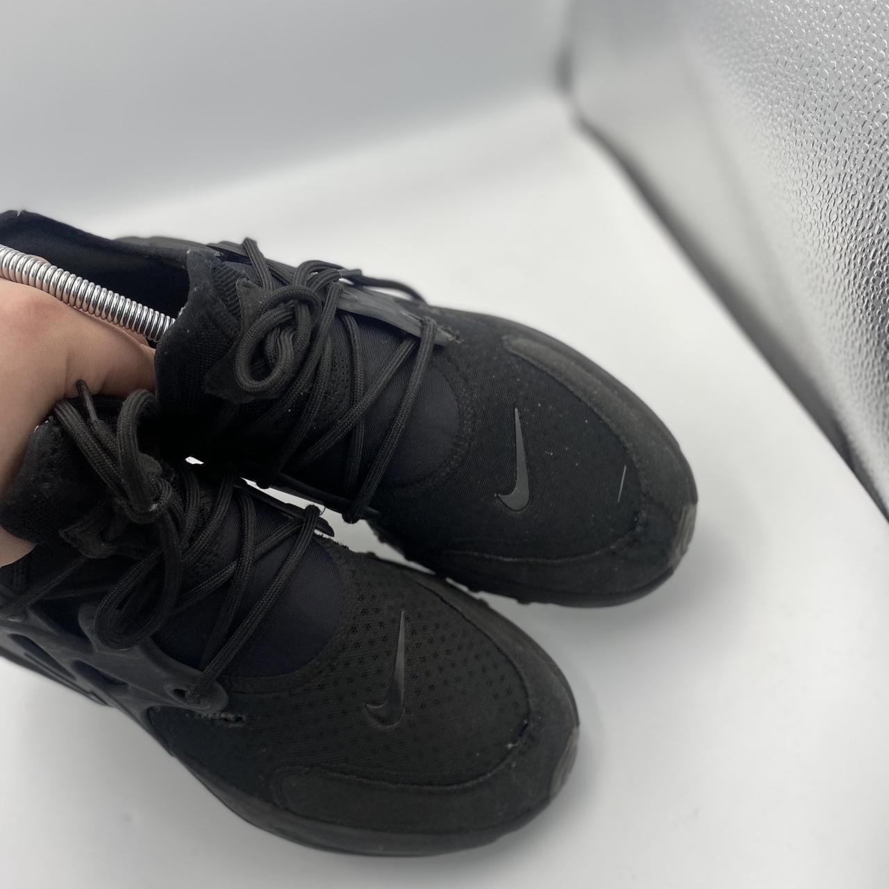 nike flower embroidery shoe