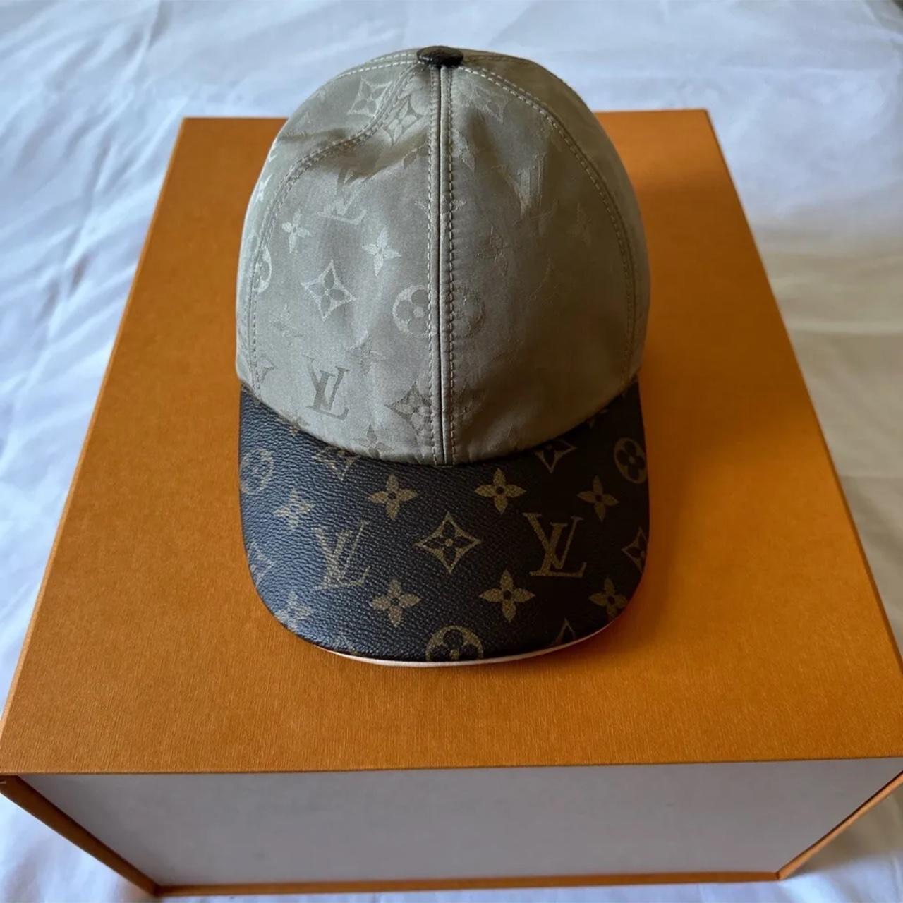 Louis Vuitton Petit Damier Hat (Charcoal) , New with