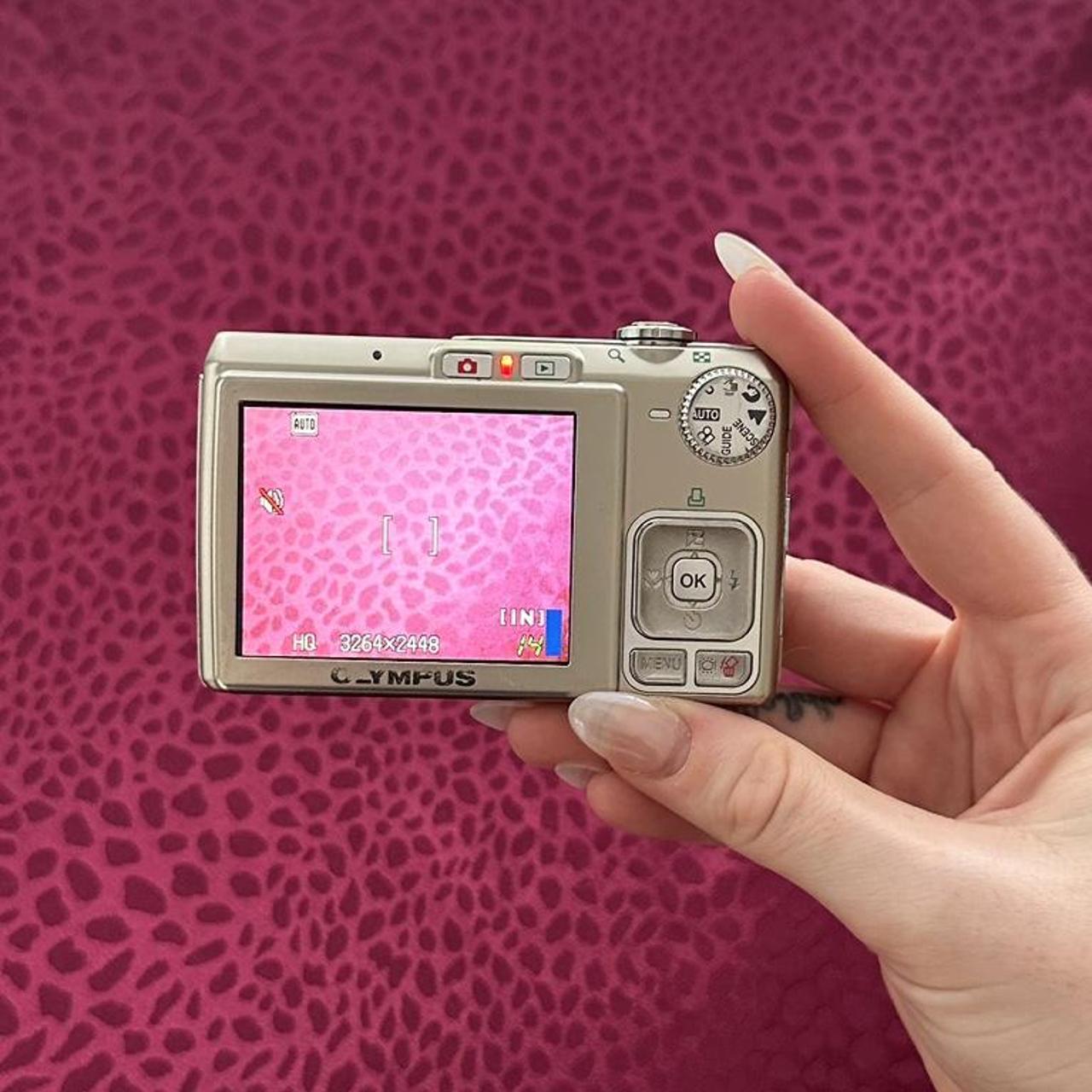 Olympus FE280 Digital Camera Tested by our... Depop