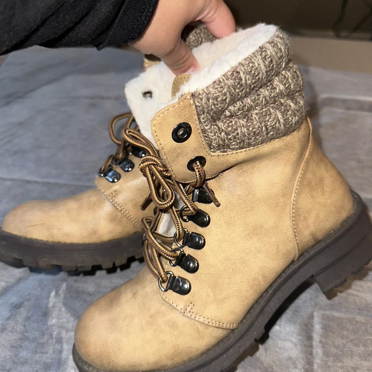 Women s Lace Up Casual Boots Women size 5.5 Worn Depop