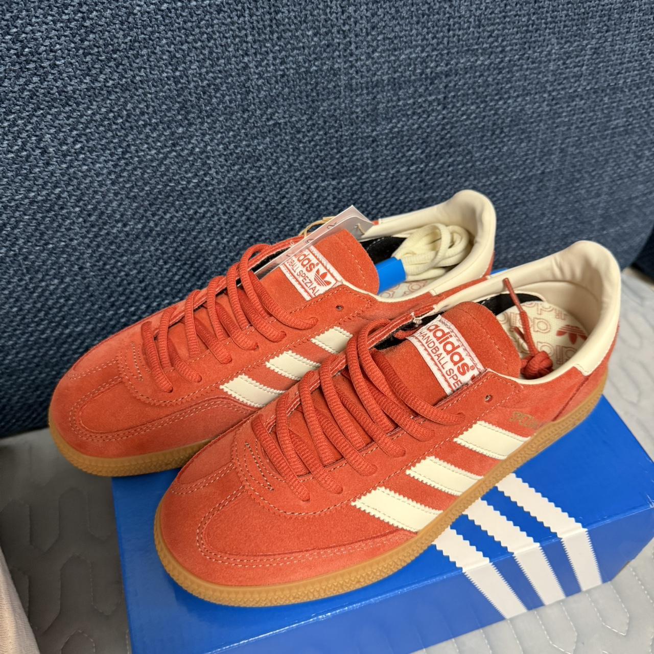 item listed by zoeyandrong