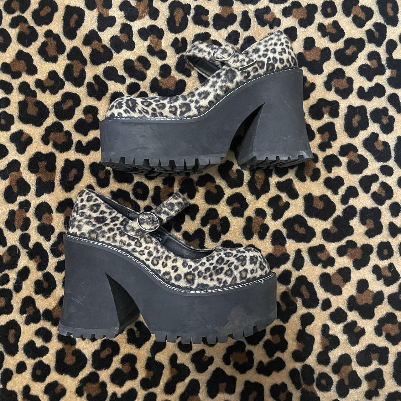 item listed by trash1kouture