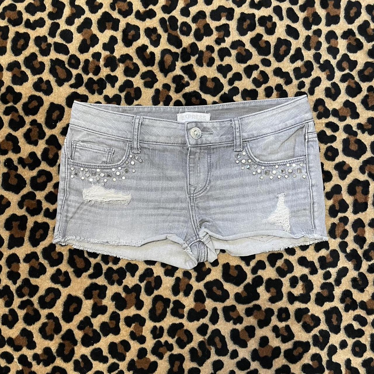 item listed by trash1kouture