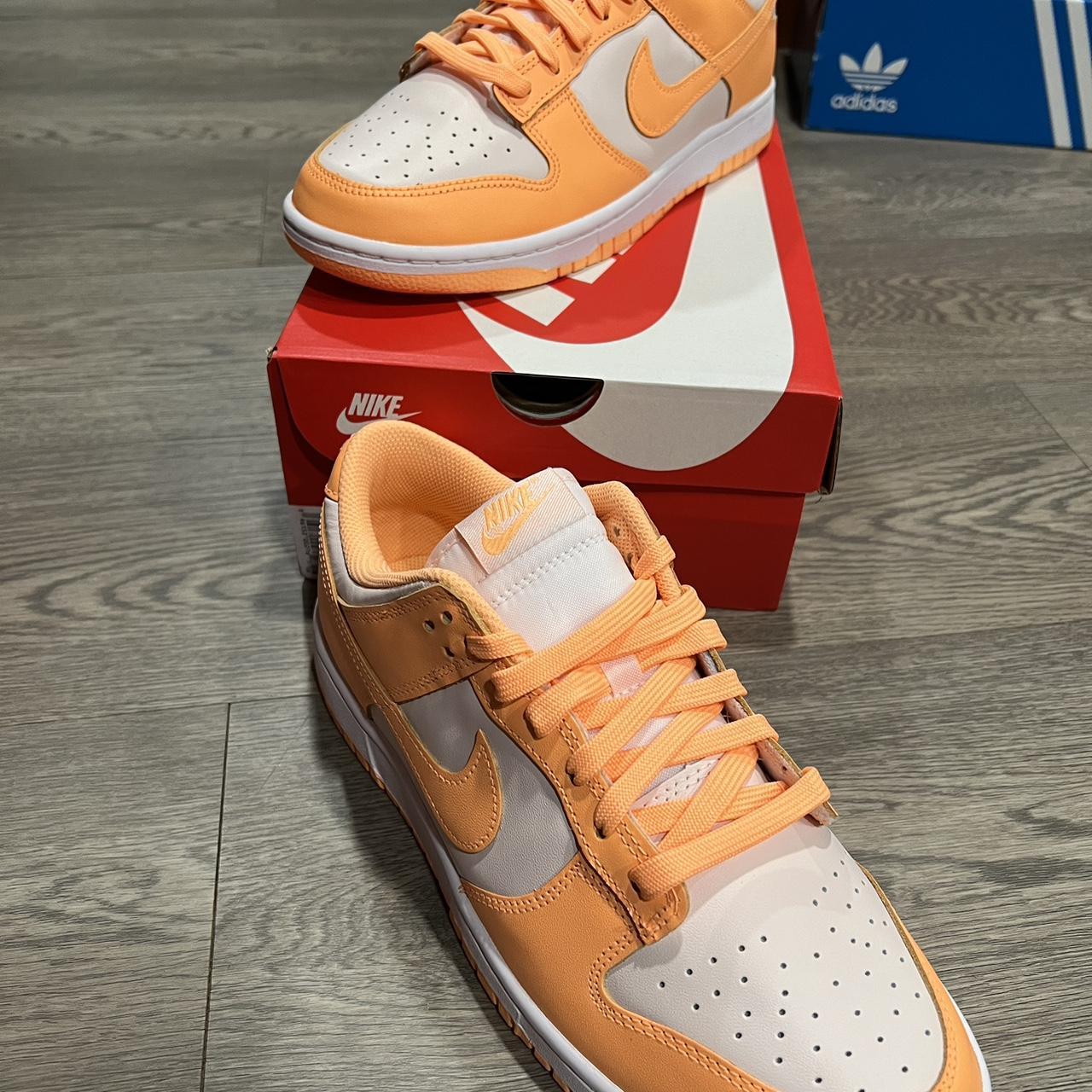 Nike on sale peach trainers