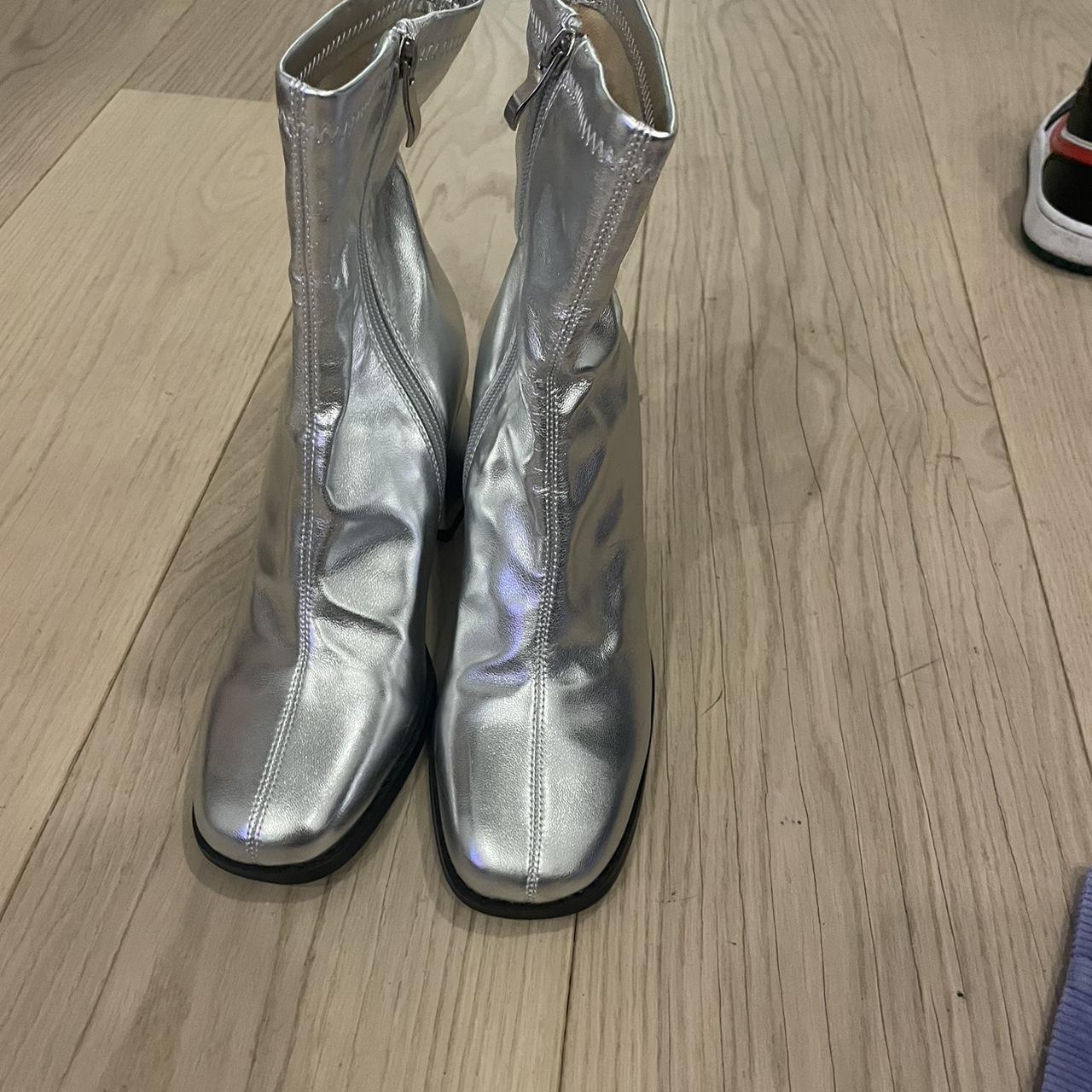 Women’s silver boots good condition only worn once - Depop