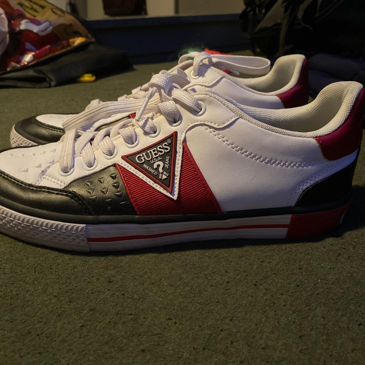 guess shoes trainers