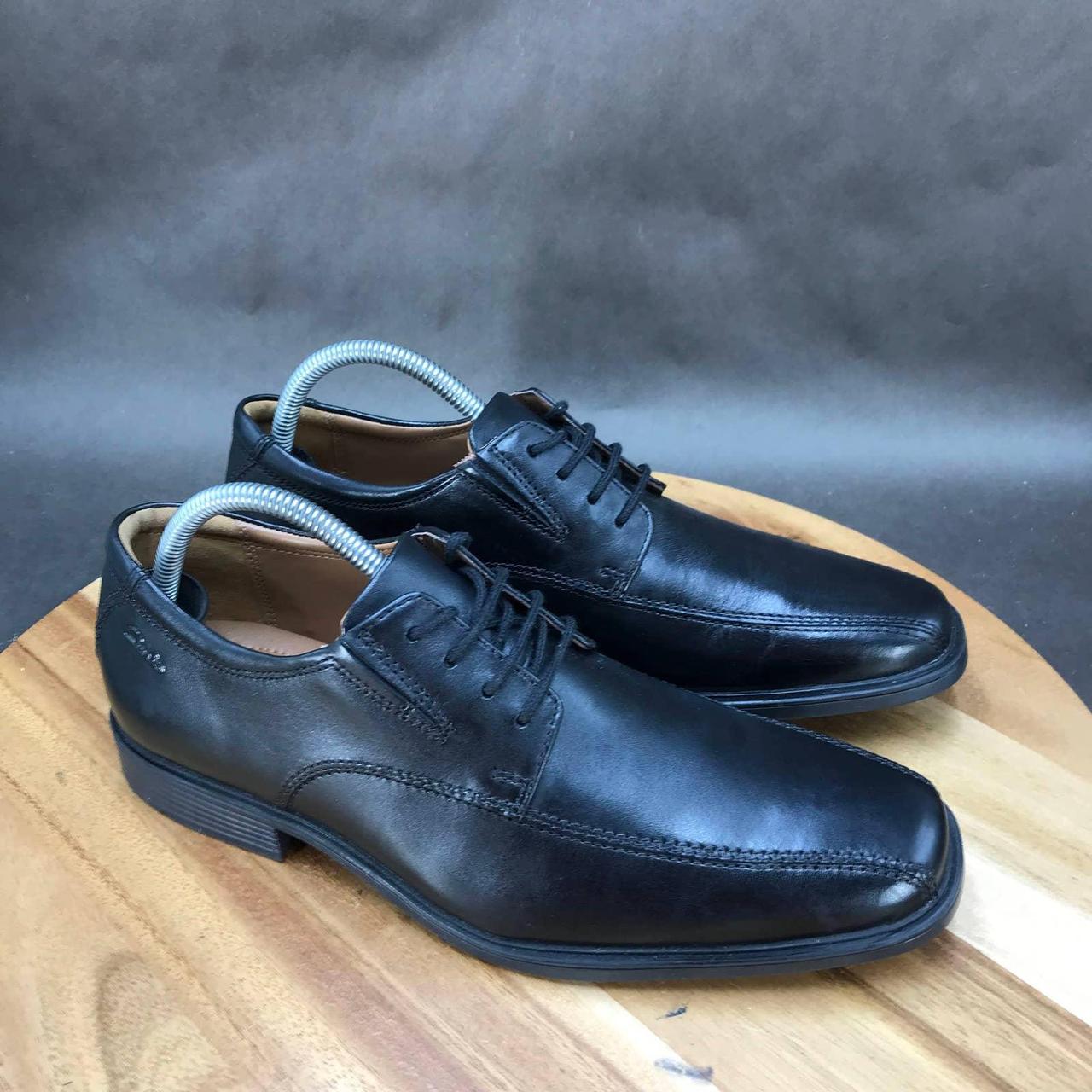 Clarks shoes hot sale size 8.5