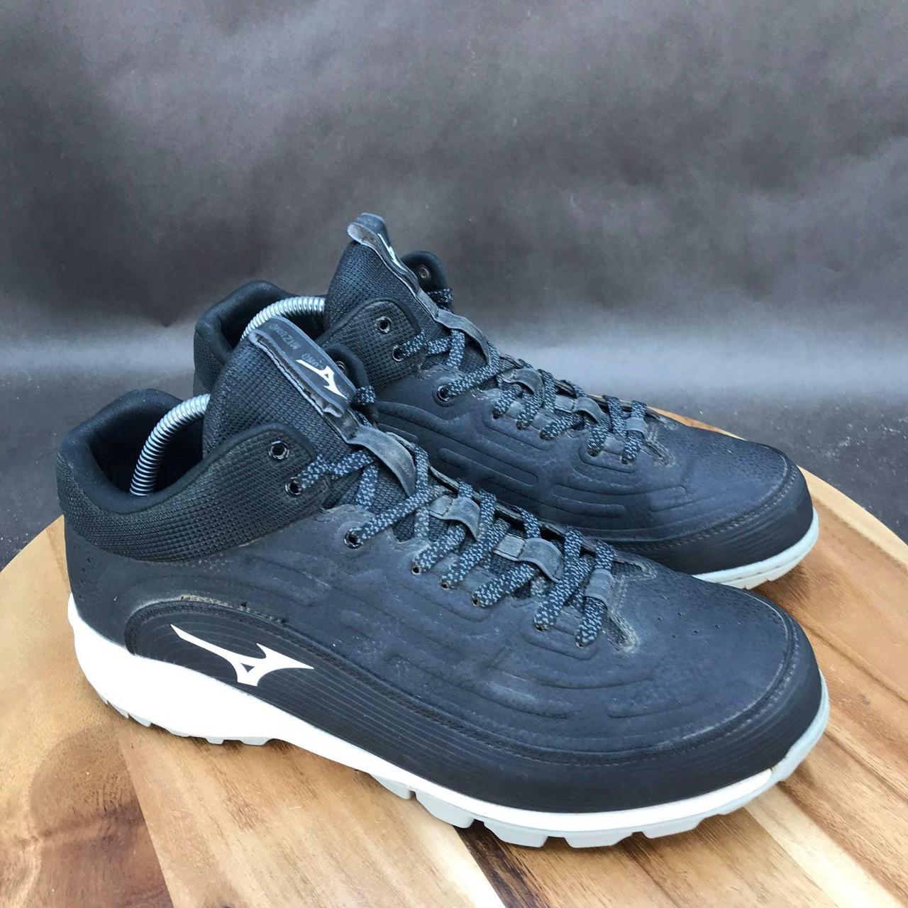 mizuno mid turf shoes