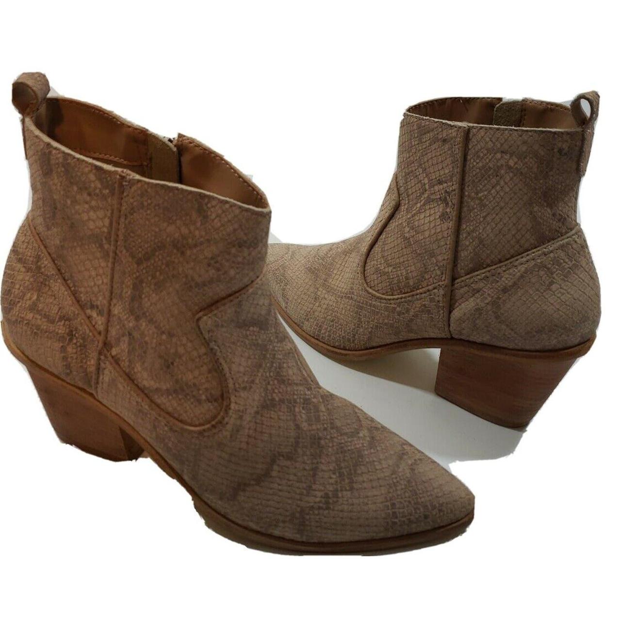 NEW! purchases KAANAS leather snake bootie