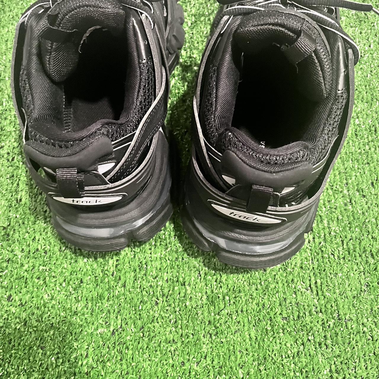 balenciaga race runner triple black