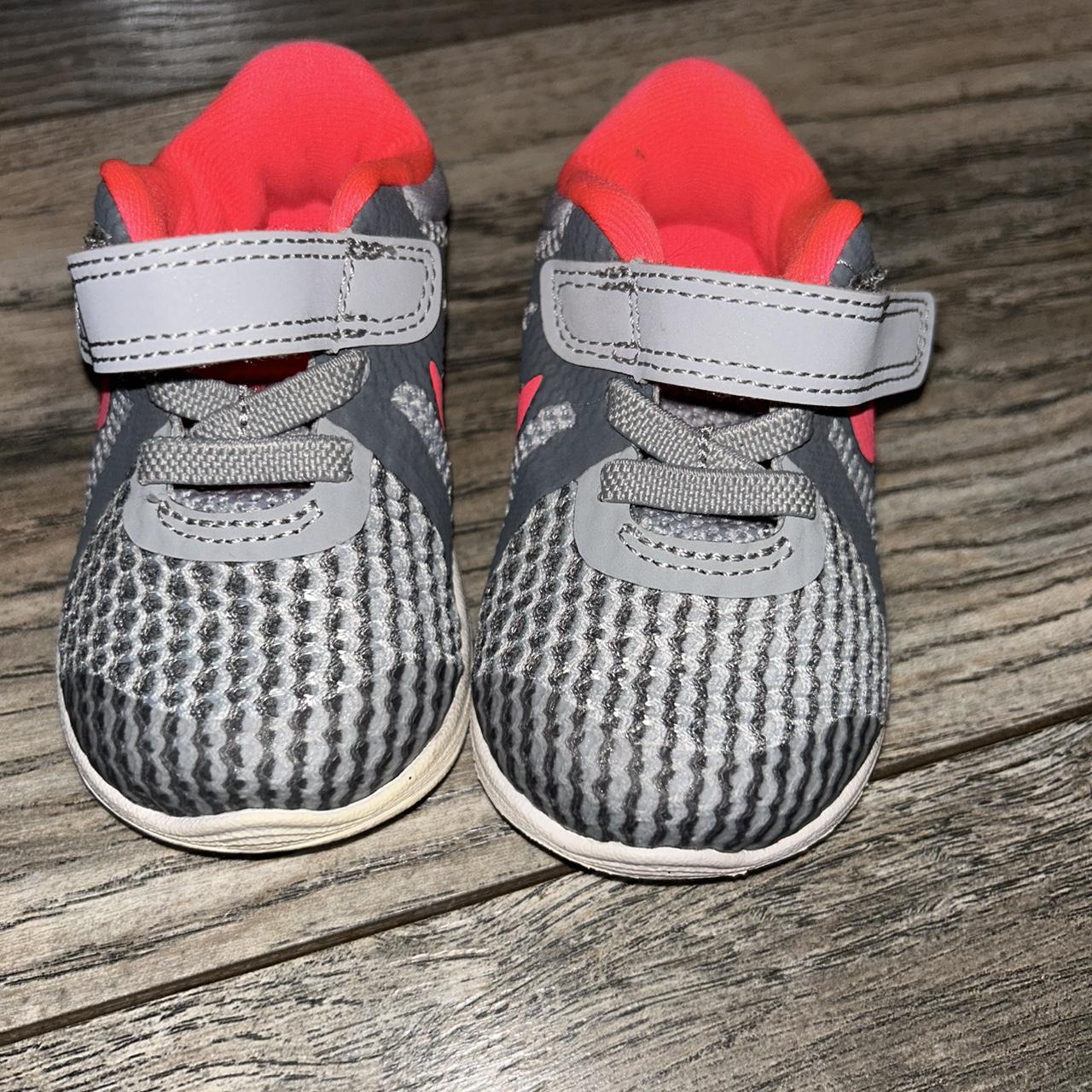 Size 4 infant nike shoes on sale