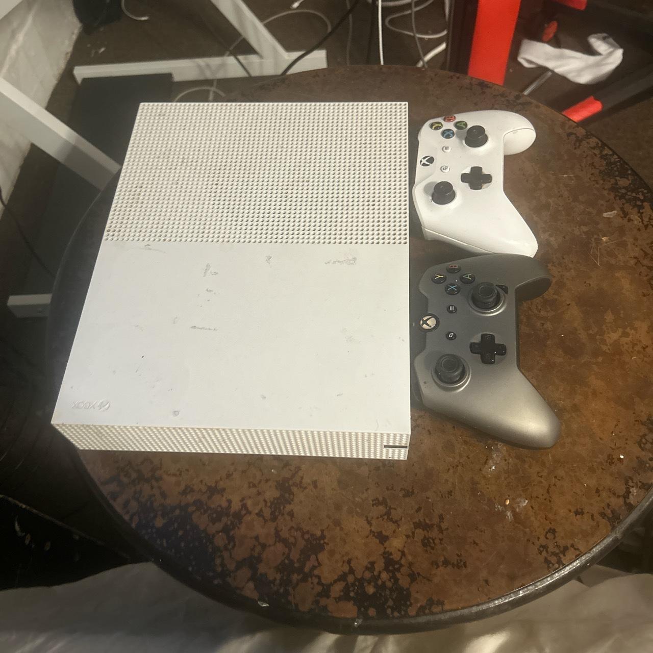 Old Xbox one s with 3 controllers - Depop