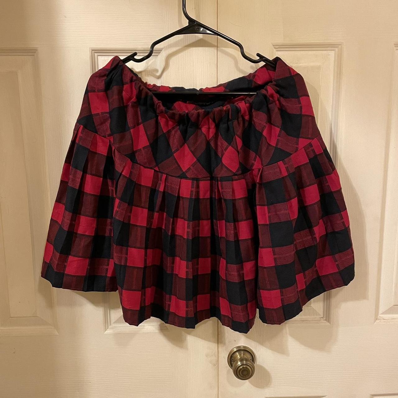 plaid black and red skirt, stretchy waistband. no... Depop