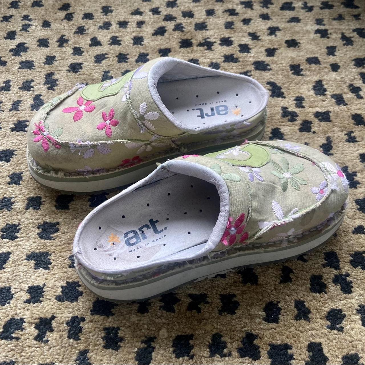 Art company clogs shop