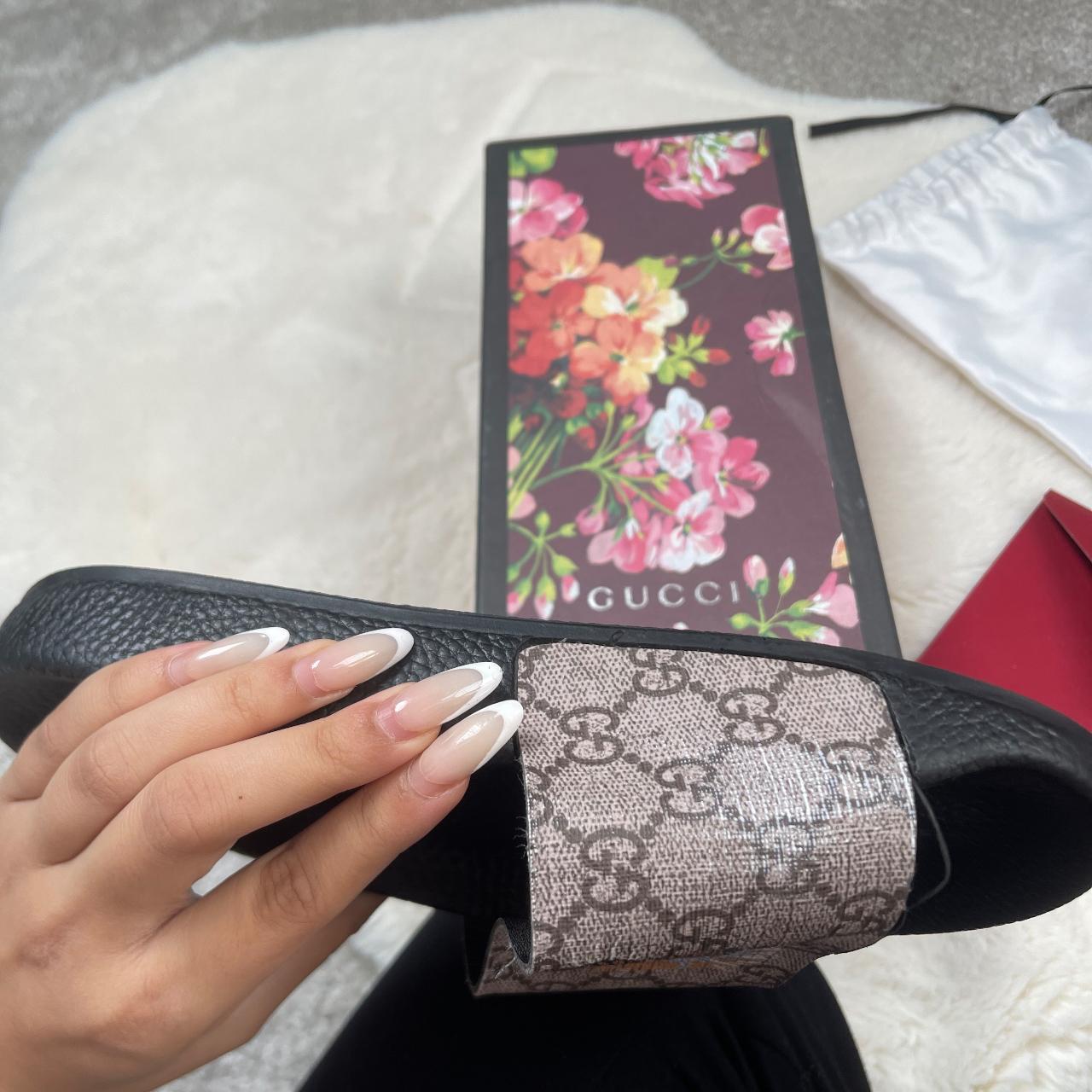 womens gucci tiger slides