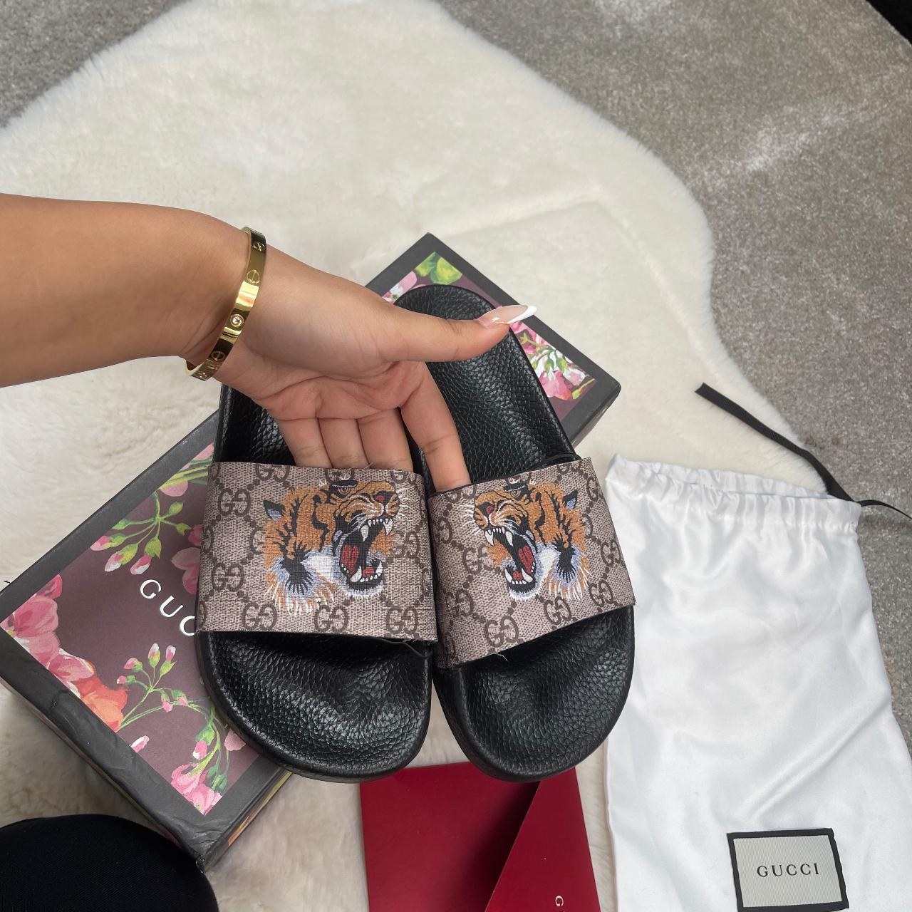 womens gucci tiger slides