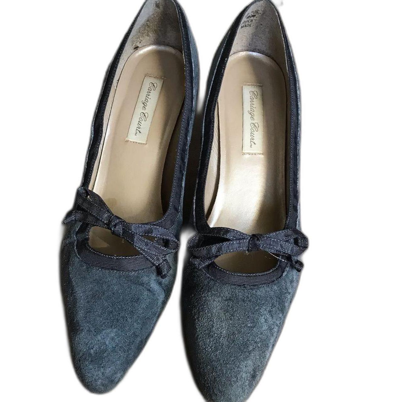 Carriage court shoes store