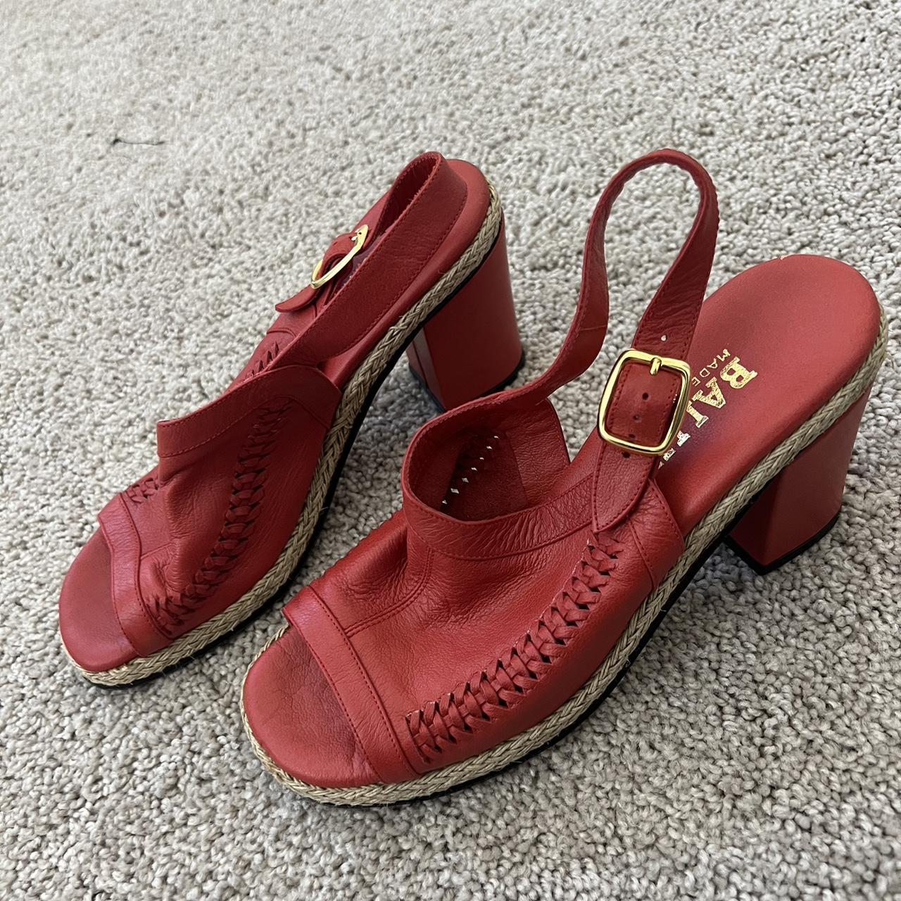 Vintage Bally red leather sandal Good