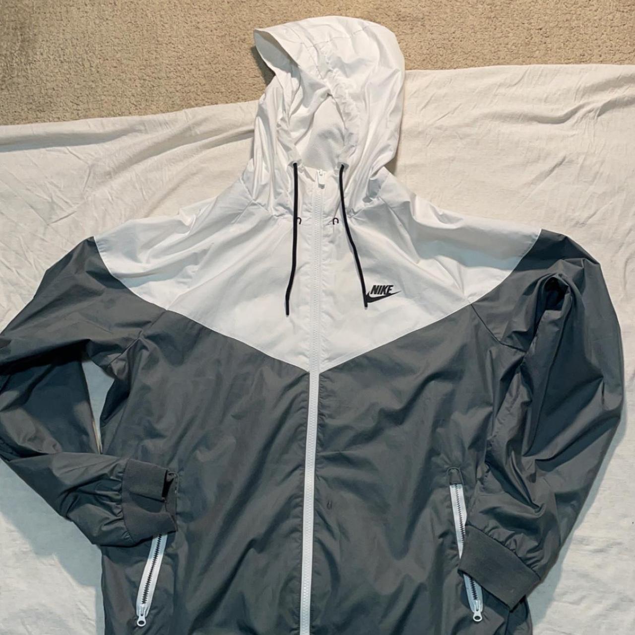 🔥🔥Nike windbreaker grey and white size large good... Depop