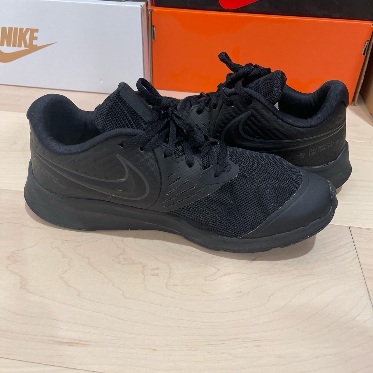 mens nike black running trainers