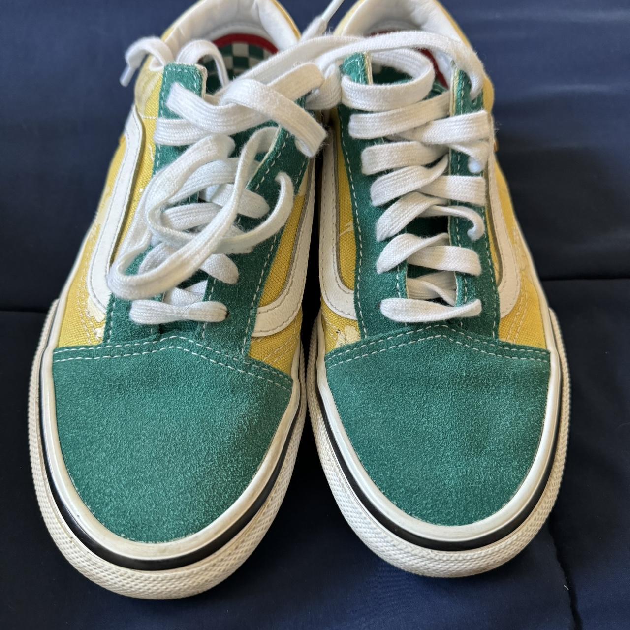 Size 4 sales kids vans