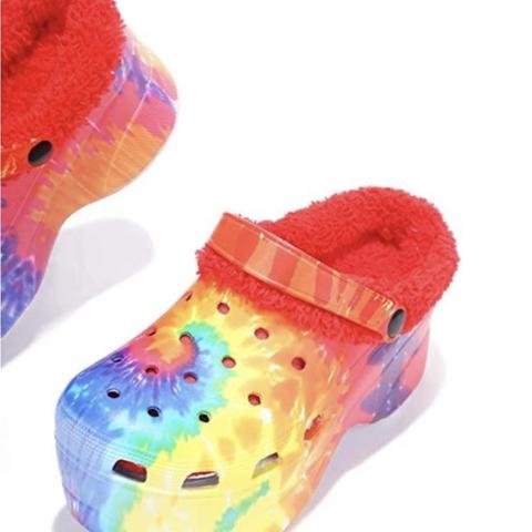 Cape robbin platform discount crocs tie dye