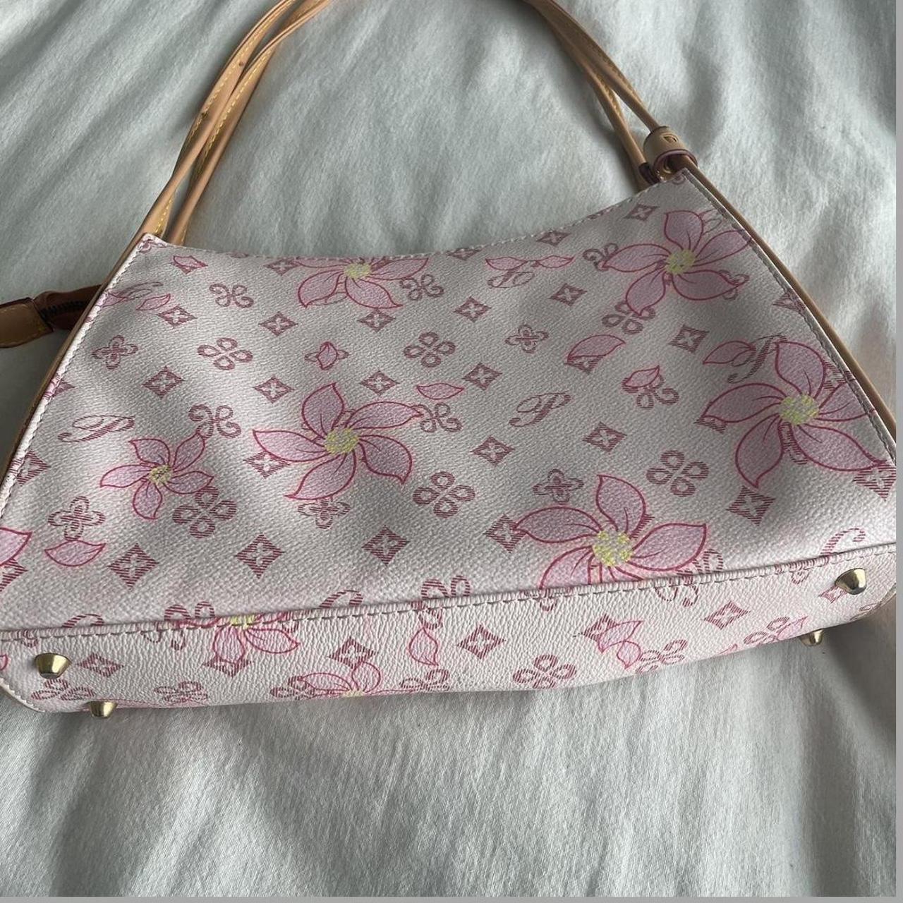 Adorable Y2k pink purse. Very Louis Vuitton esque - Depop