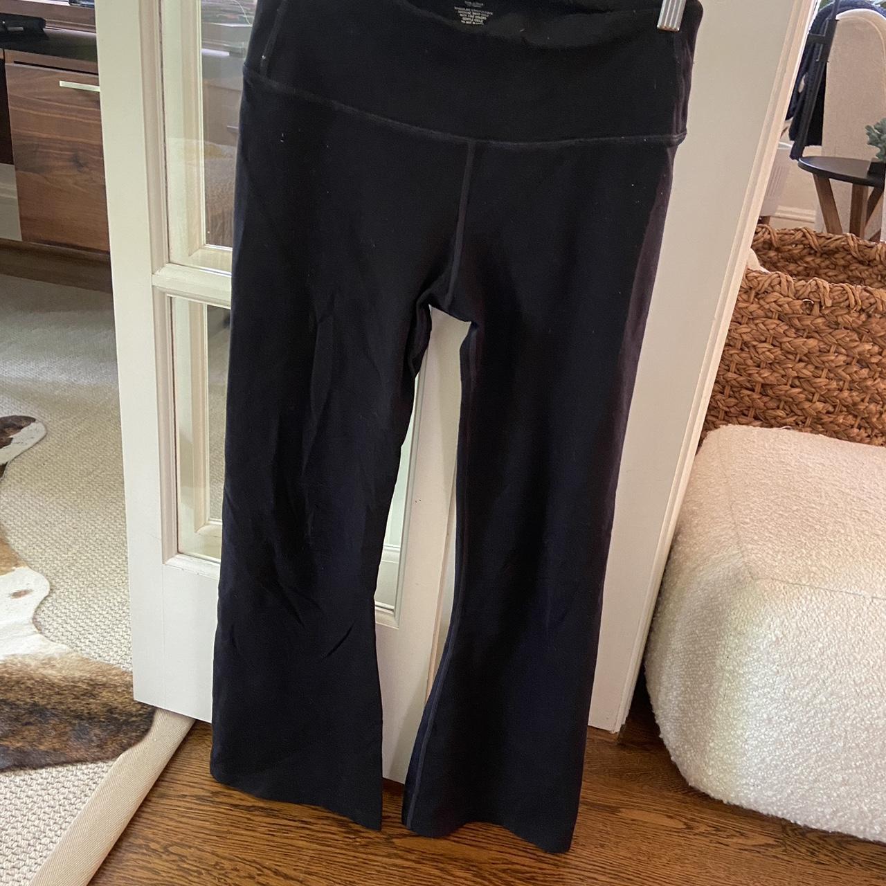 Splits 59 cropped/petite yoga pants size small,... - Depop