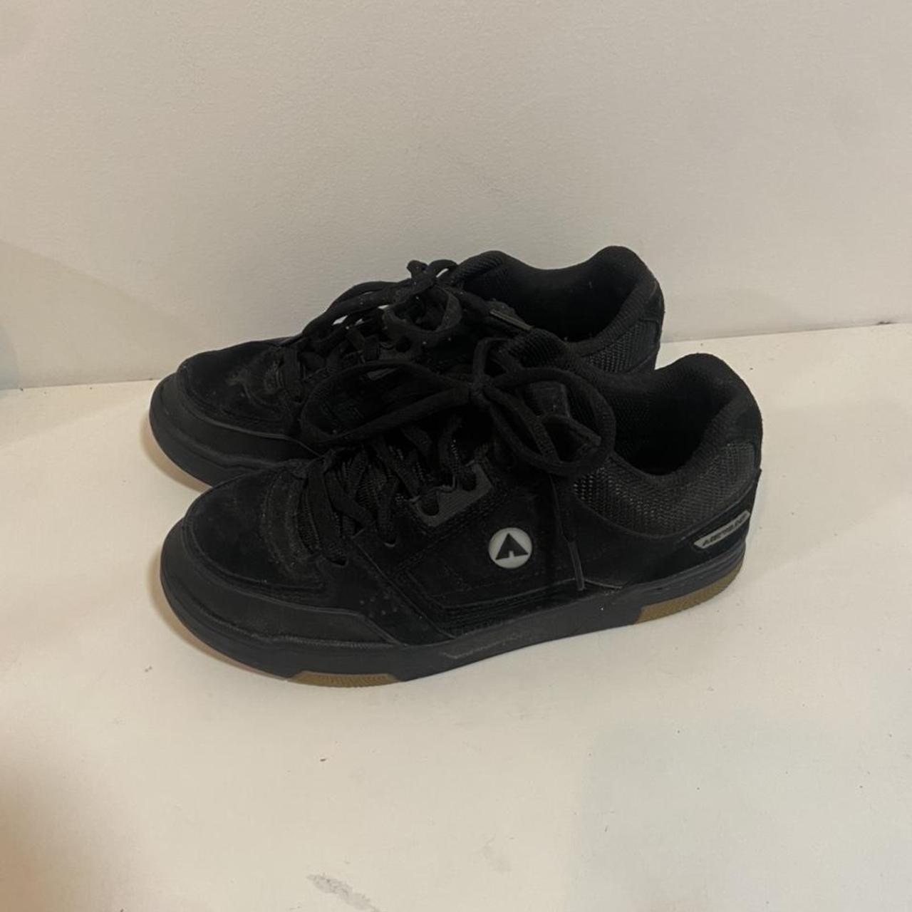 airwalk skate trainers