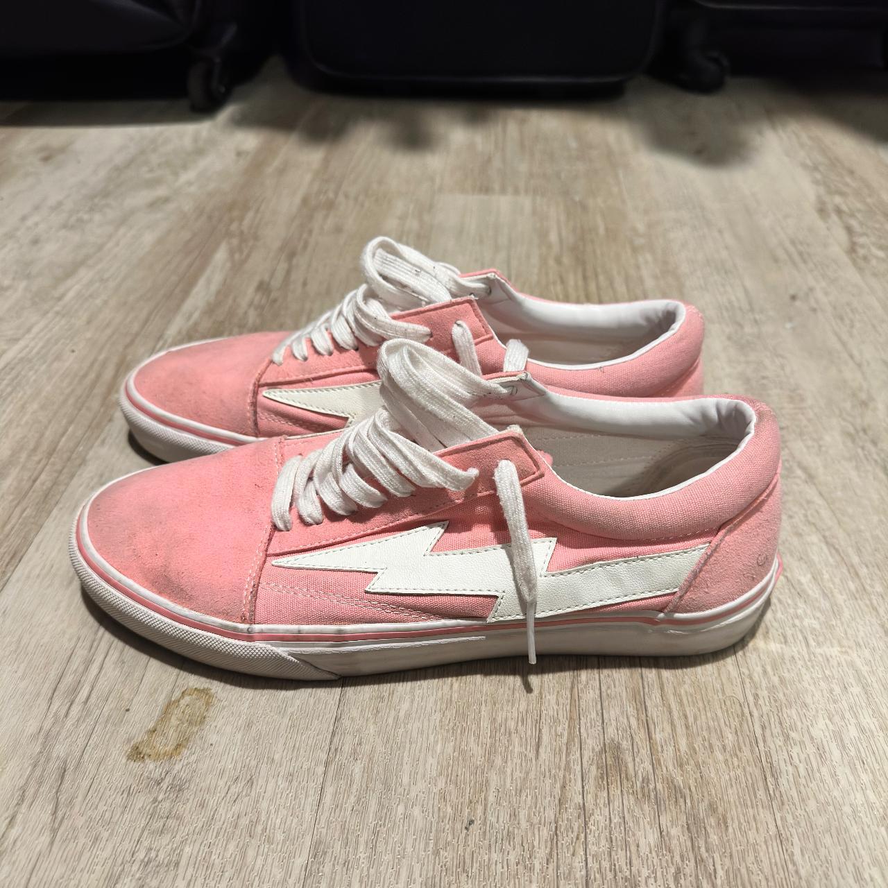 REVENGE X STORM PINK scuffs on the soles but pink