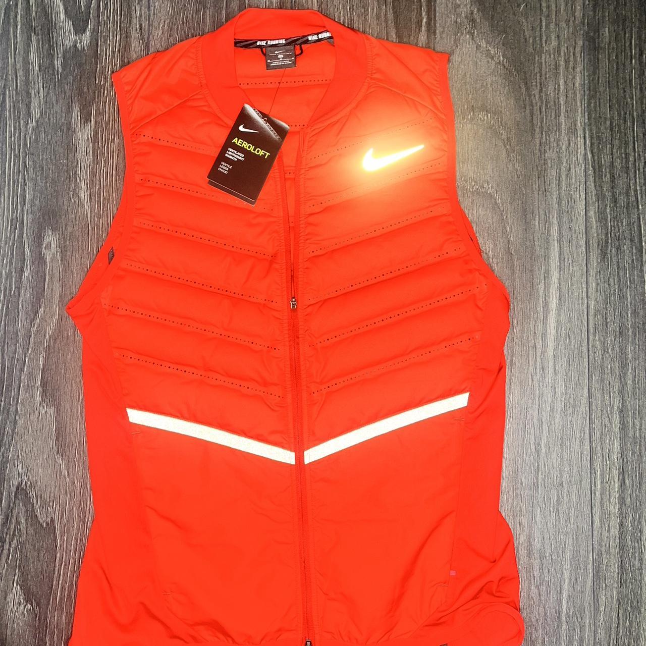nike aeroloft gilet red