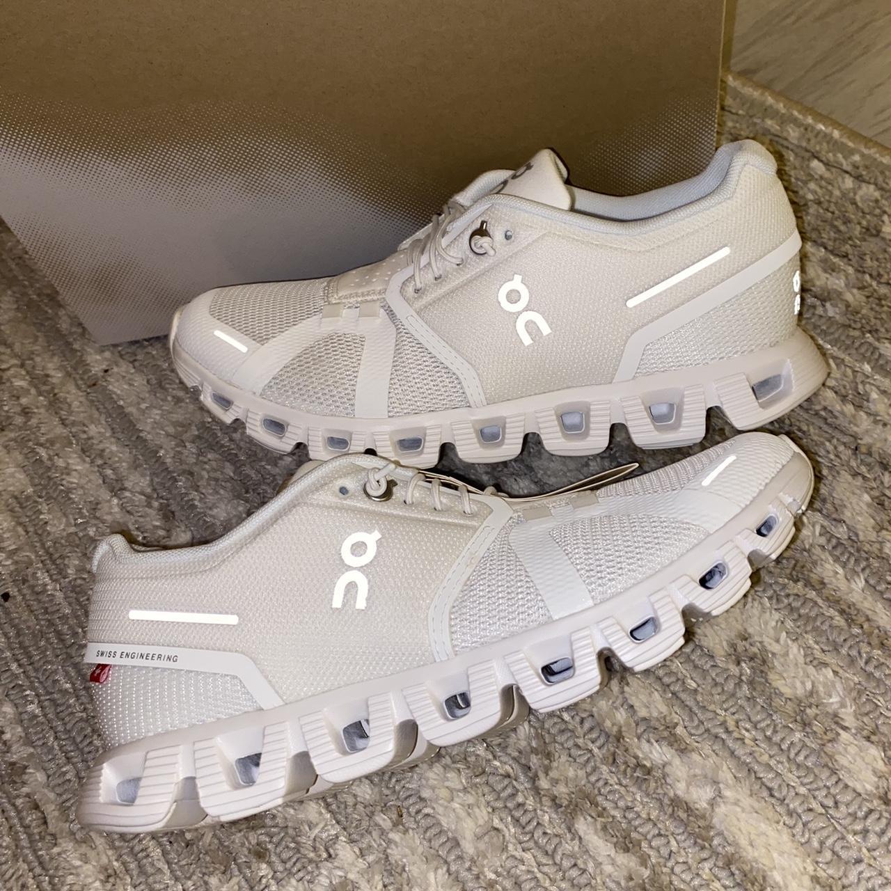 ON Cloud 5 White Womens Running Trainers UK 6 RRP... Depop