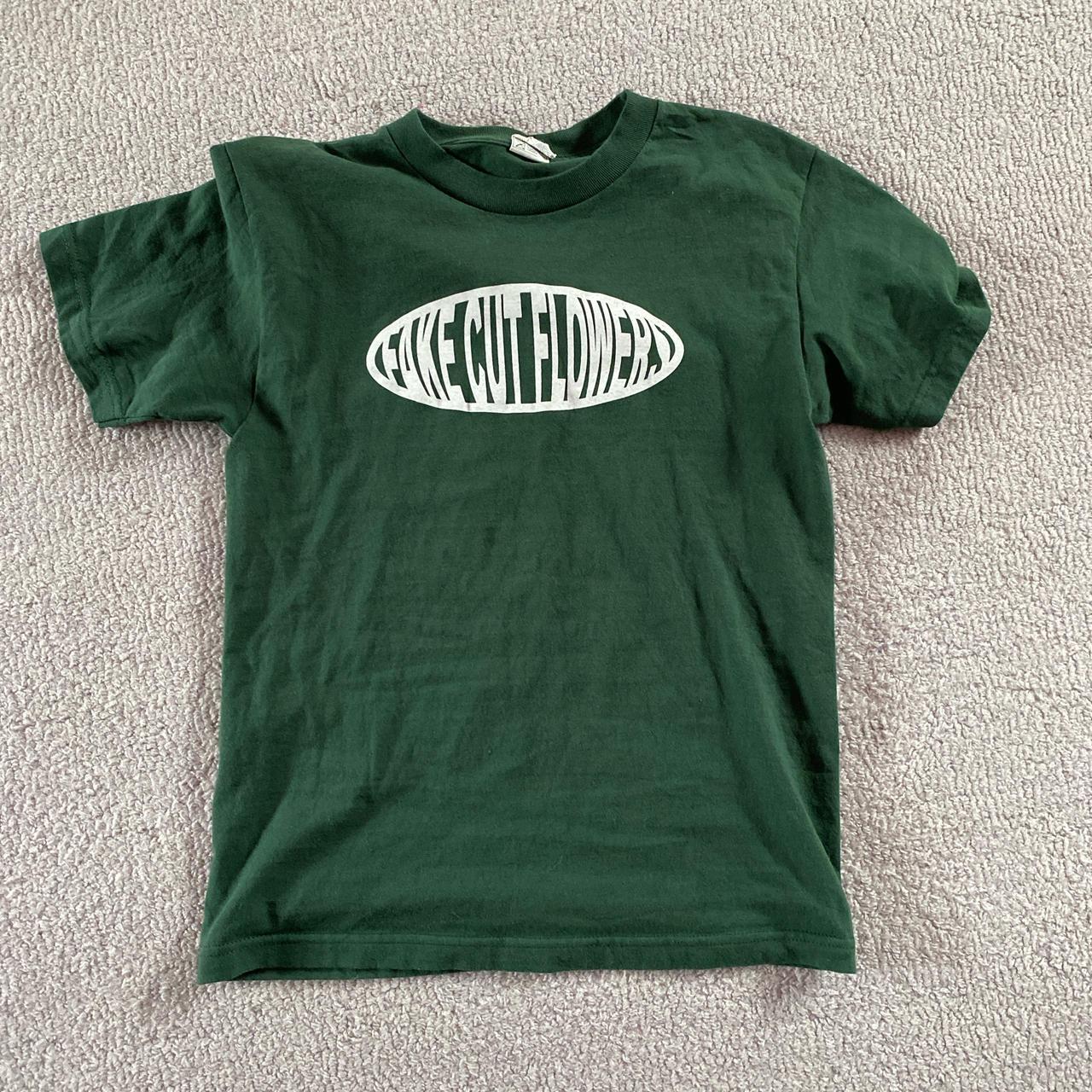 mens small green tshirt - Depop