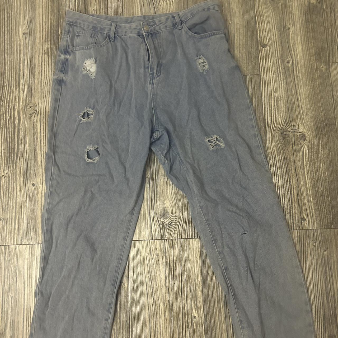 item listed by 222sara222