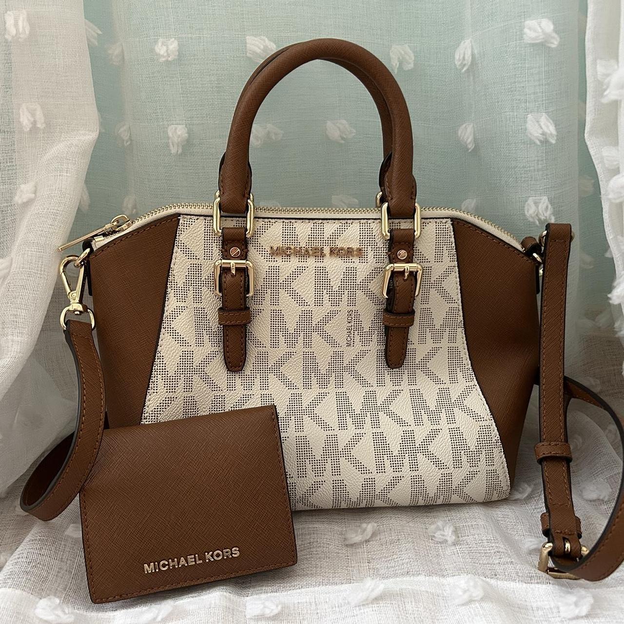 Matching michael kors 2024 purse and wallet