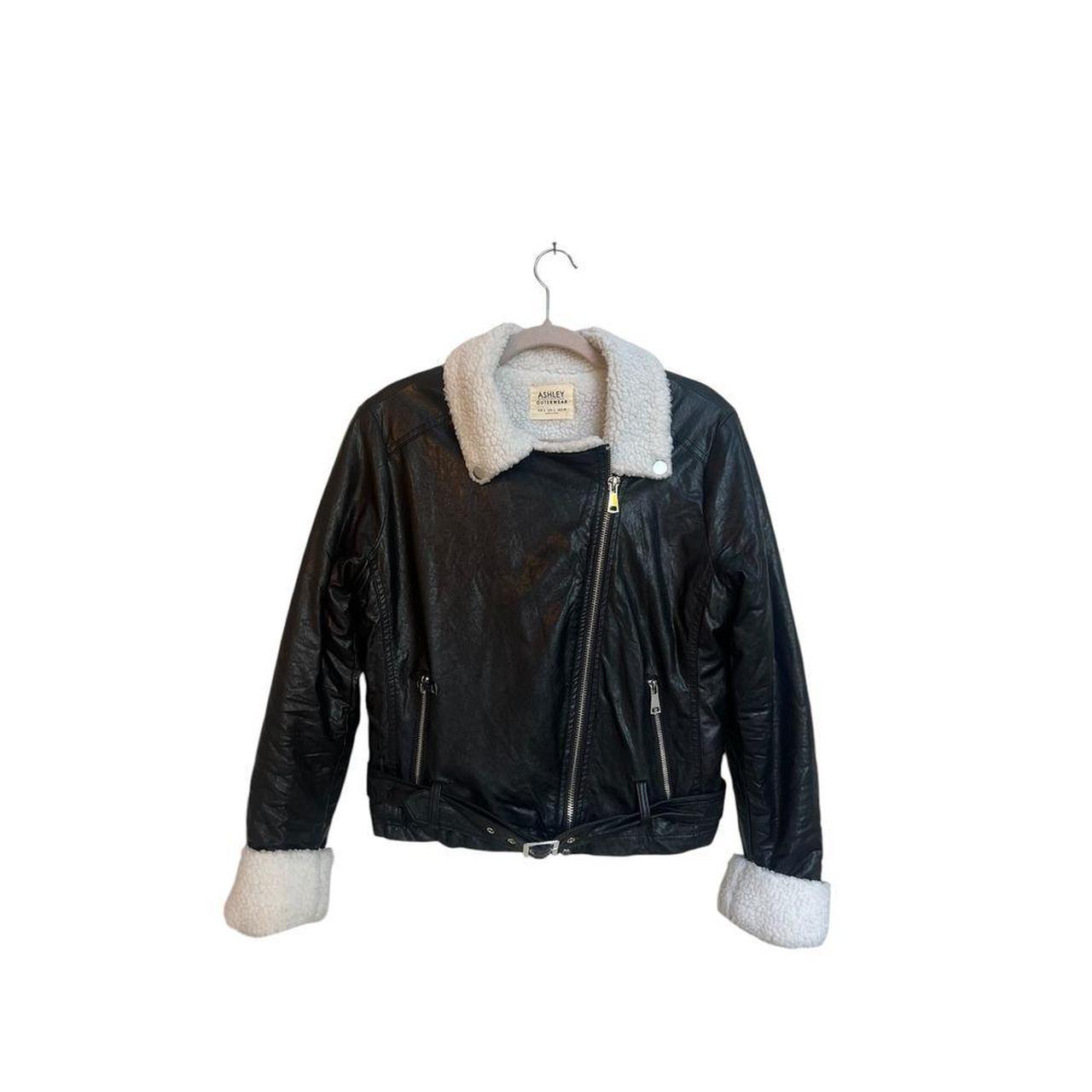 item listed by poshwithboo