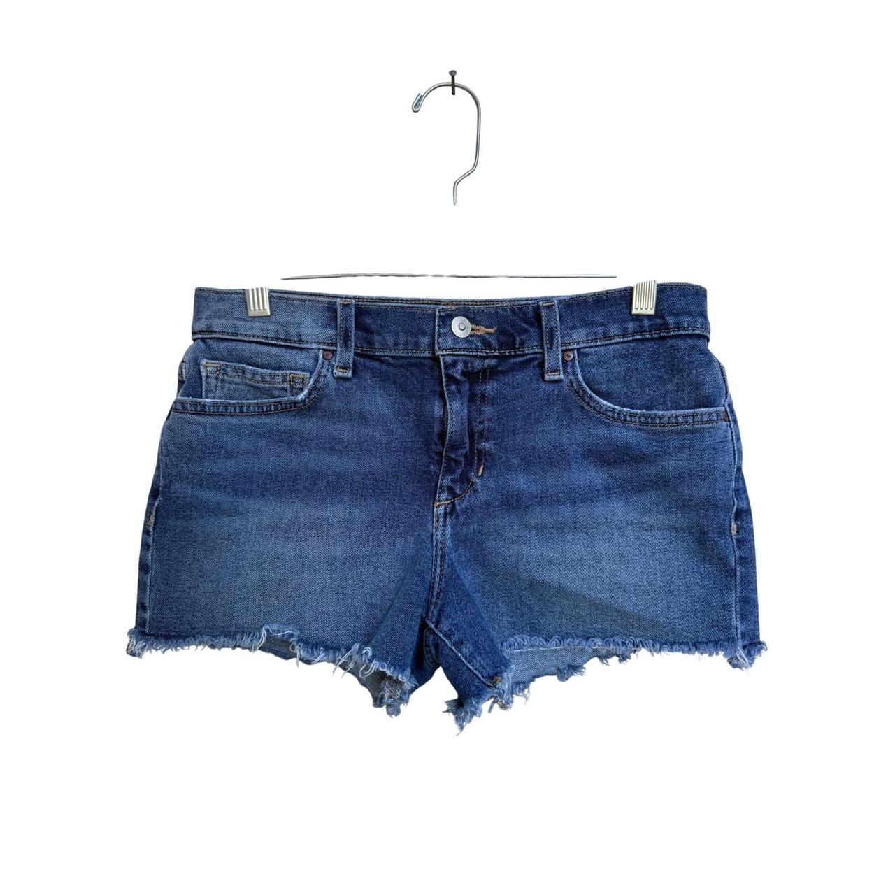item listed by poshwithboo