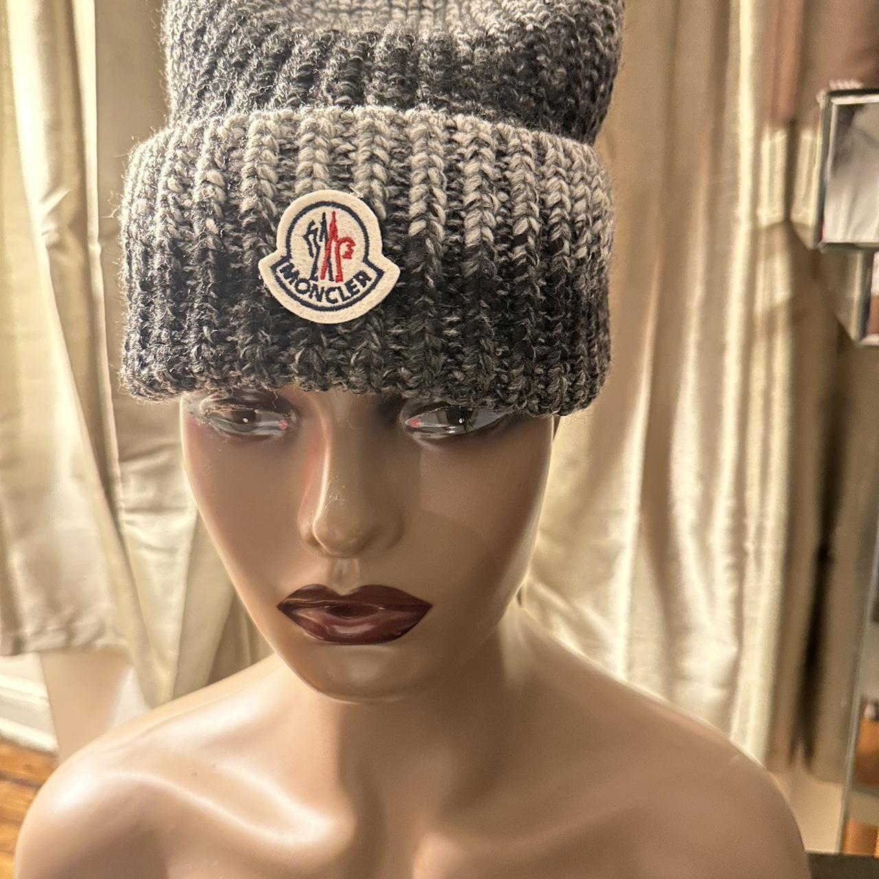 Moncler hat discount on head